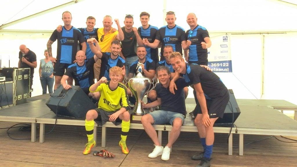 TN Slopen en Saneren winnaar 10e editie De Flexibele Makelaar Bedrijvenvoetbaltoernooi
