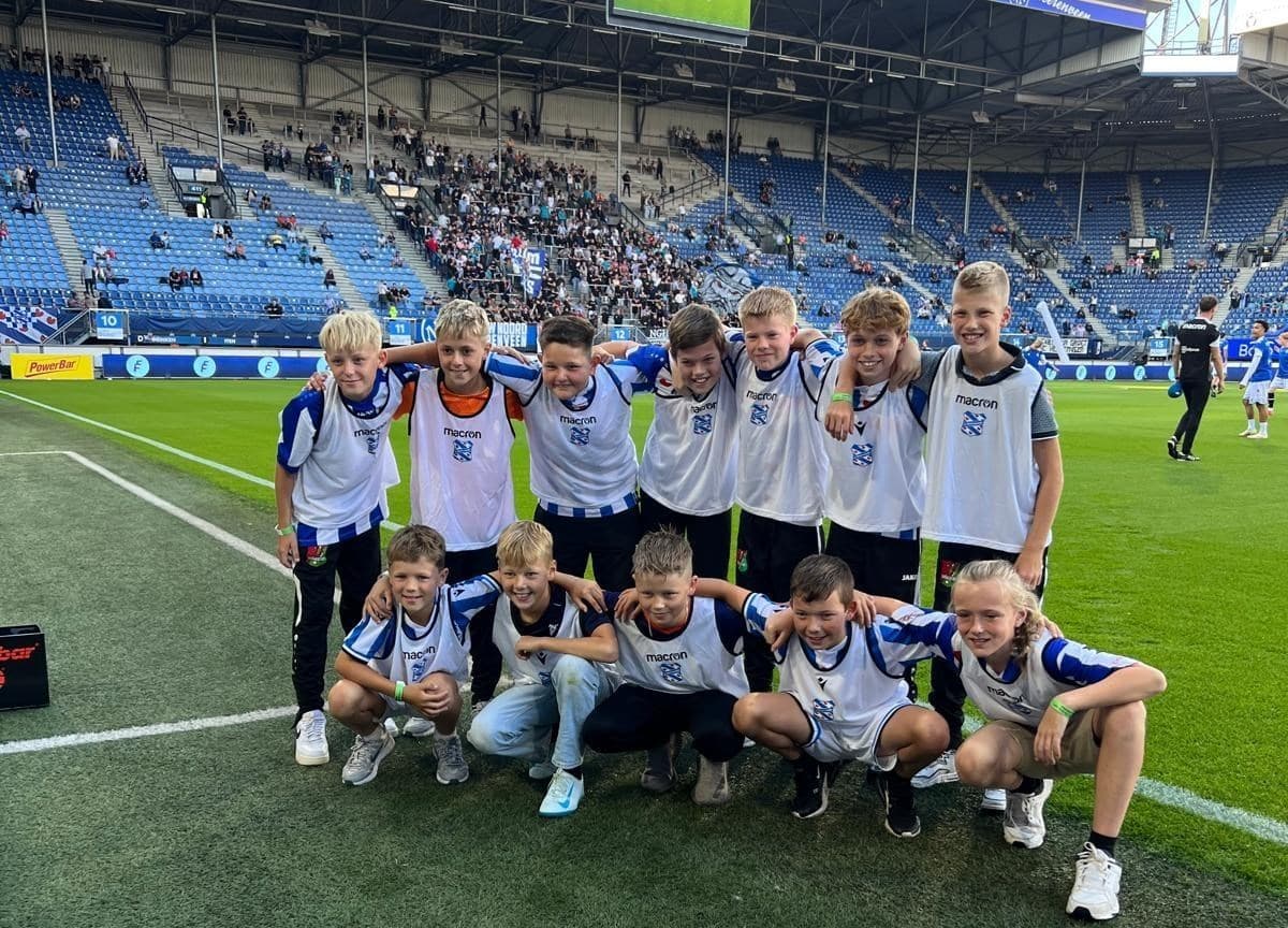 VV Zwaagwesteinde jo12-1 in de skybox.