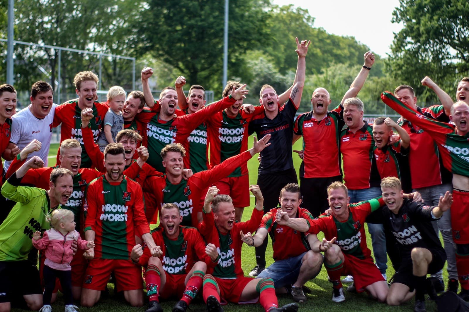 Zwaagwesteinde bekroont indrukwekkende reeks met titel!