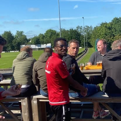 Derde helft langs het veld